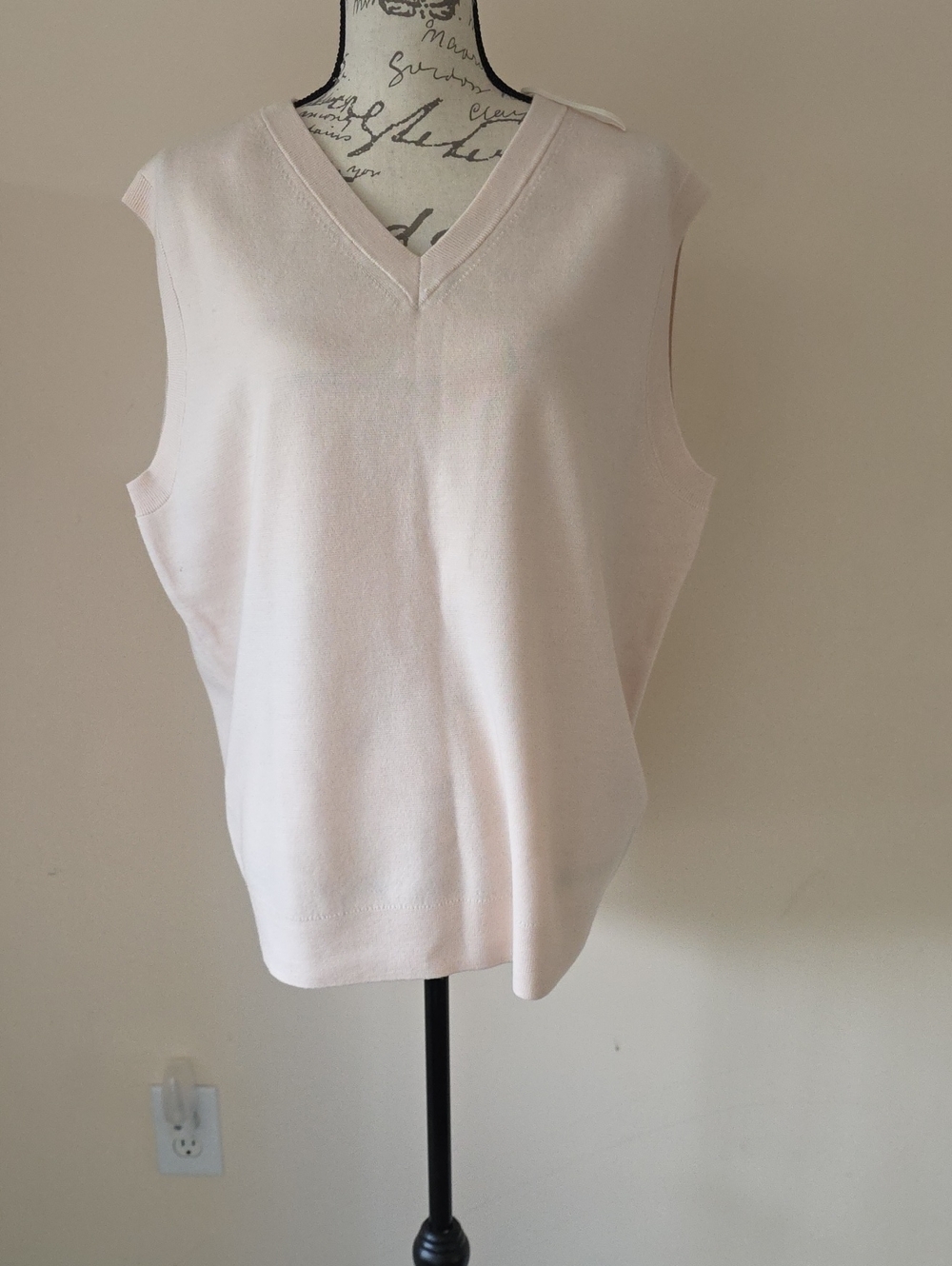 COS Sleeveless V-Neck Knit Top - Pale Pink